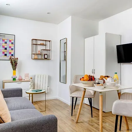 Cosy Au Coeur De Pres Des Buttes-chaum Apartment Paris